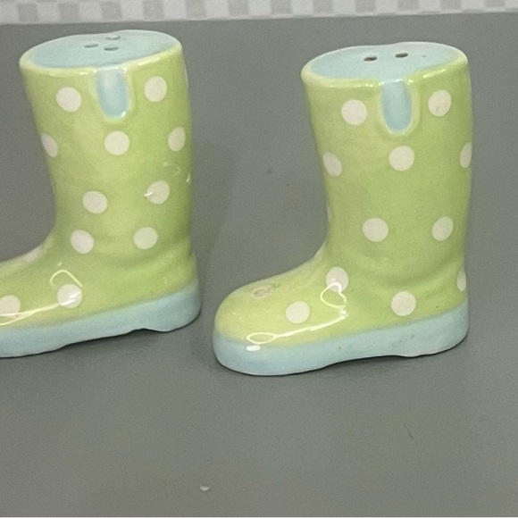 Rain boot Salt and Pepper Shakers pier 1 Spring Kitchen Green‎ Polka Dot - Picture 2 of 7